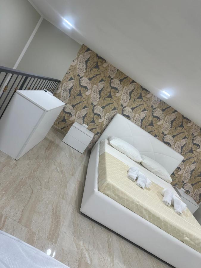 A.D.M Bed & Breakfast Наполи Екстериор снимка
